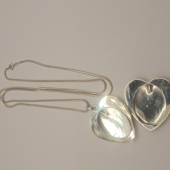 Silver Heart Locket Necklace - Picture 4 of 6